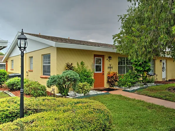 401 Dorchester Pl APT 56, Sun City Center, FL 33573