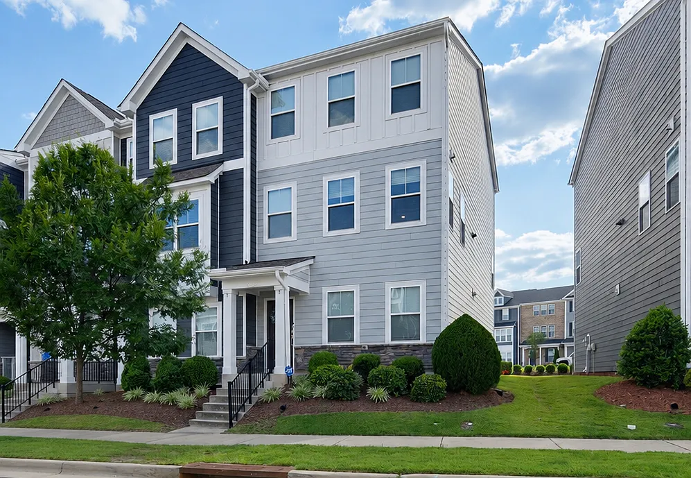 3 bed, 3.5 bath, 1895 sqft, $2,250 — Photo 1