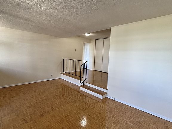 4th image of 70 McEwen Ave #504