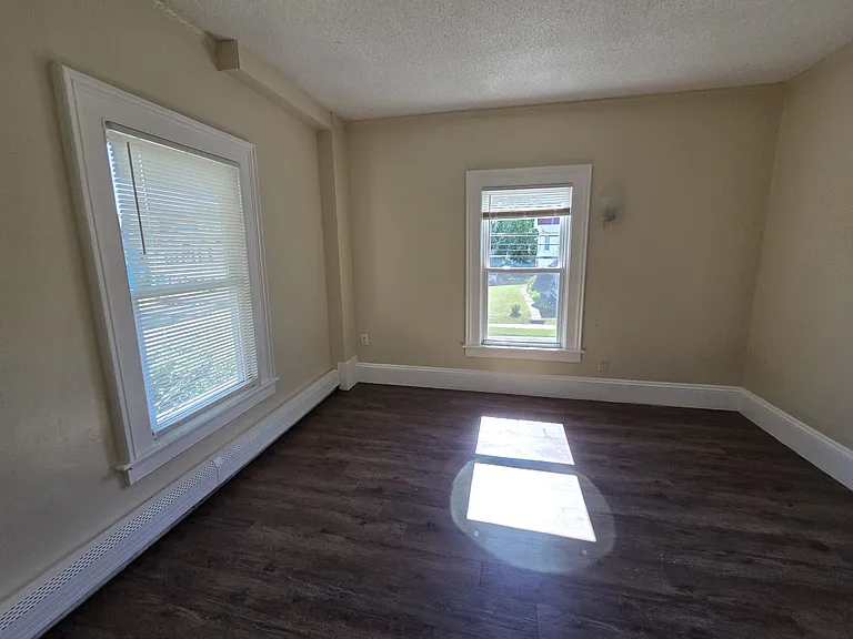 240 Maple St #2 — Photo 9