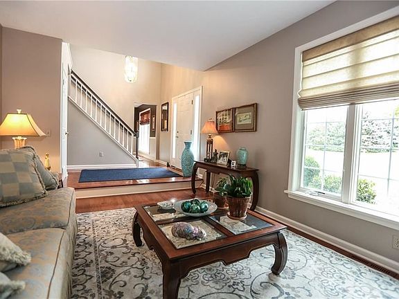 4th image of 368 Pineville Ln
