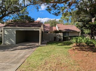 900 Bay Dr APT 39, Niceville, FL 32578