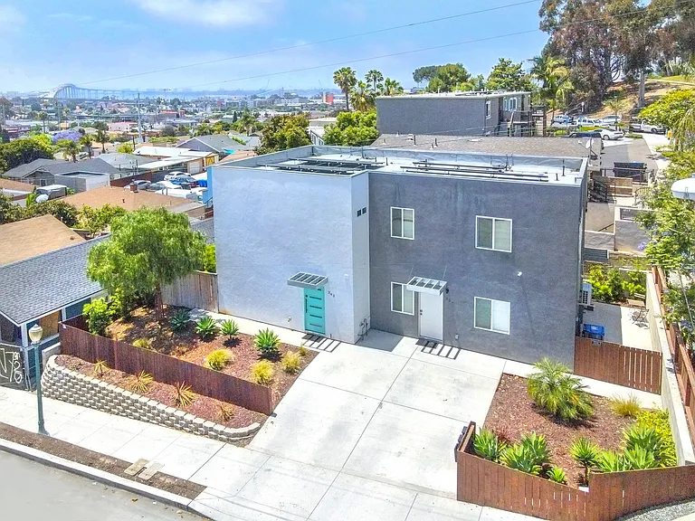 348-350-350.5 27th St. 
A Luxury Triplex on Grant Hill