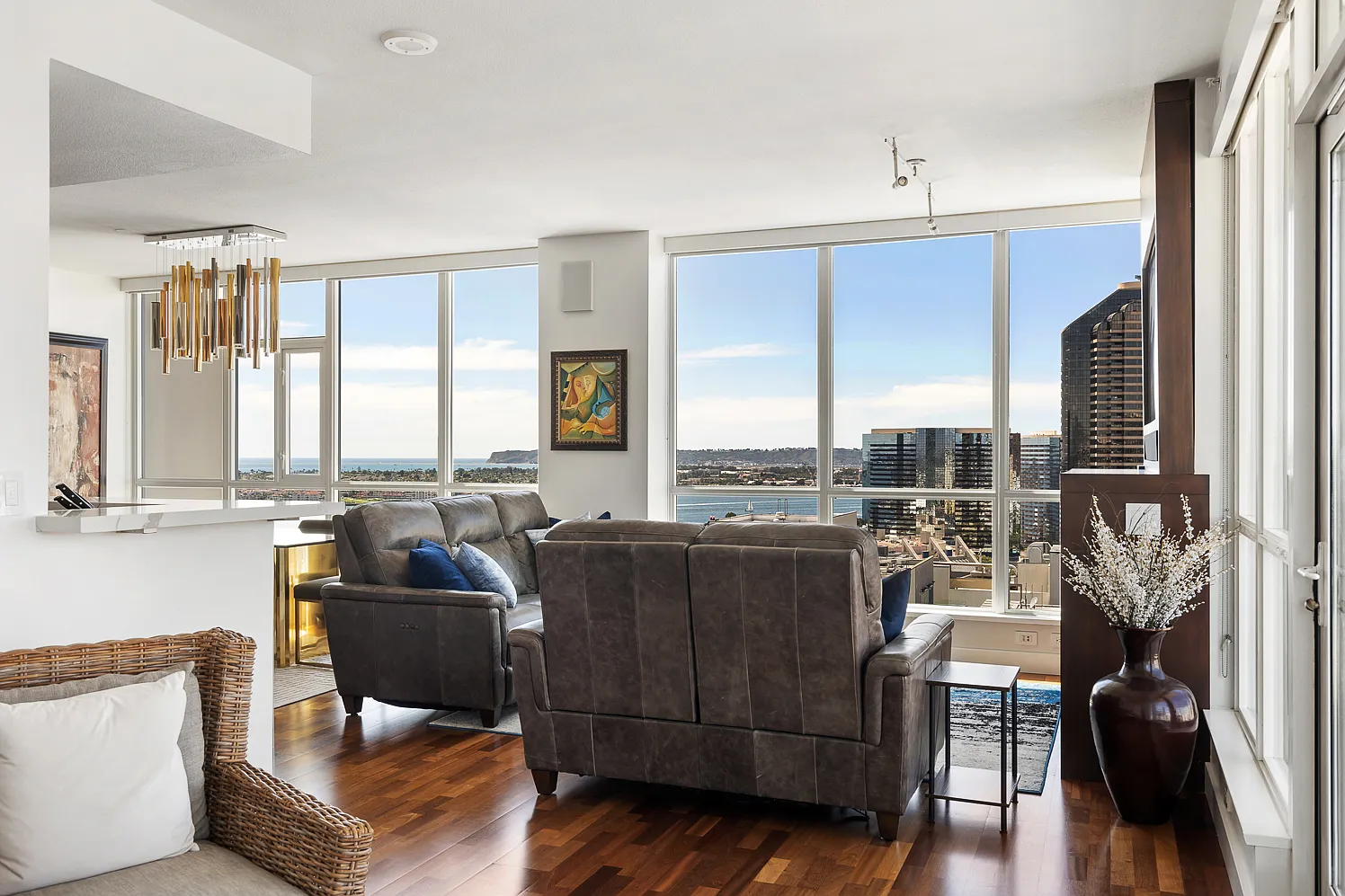 2 bed, 1439 sqft, $7,500 — Photo 2