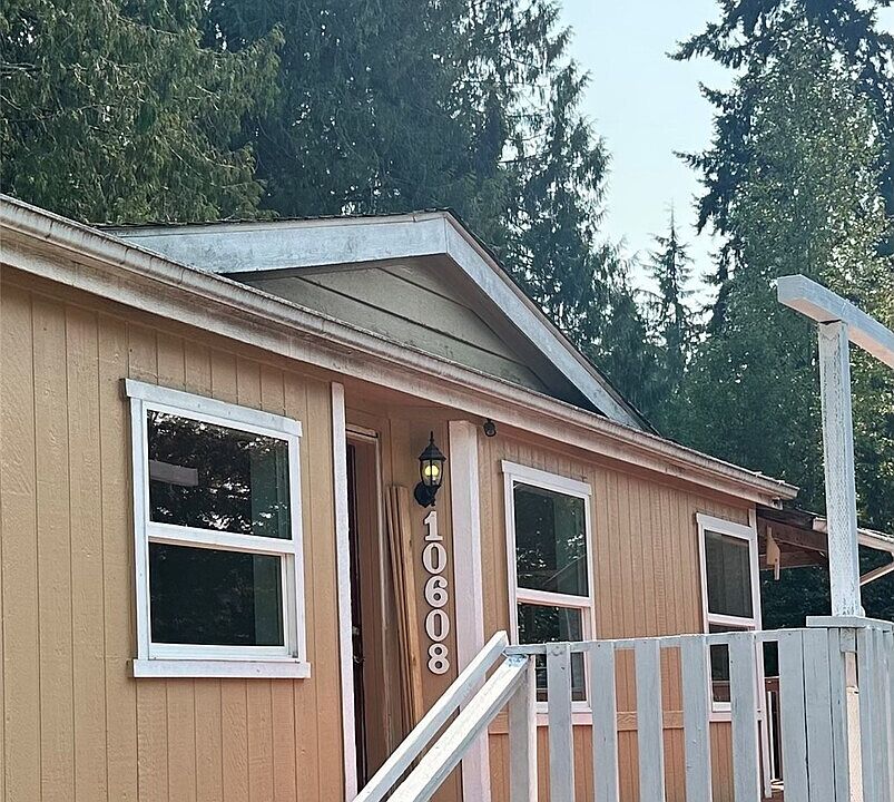 2nd image of 10608 90th ST NE