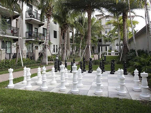 ventura-pointe-pembroke-pines-fl-building-photo (9)