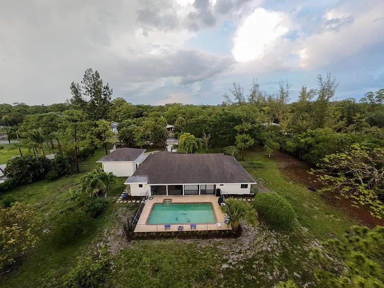 8264 Palomino Dr — Photo 2