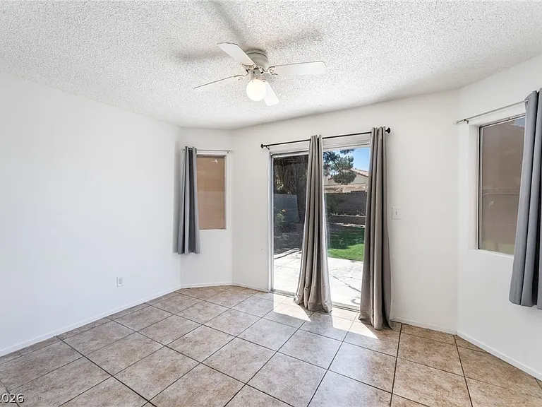 2655 Par Four Ln — Photo 18