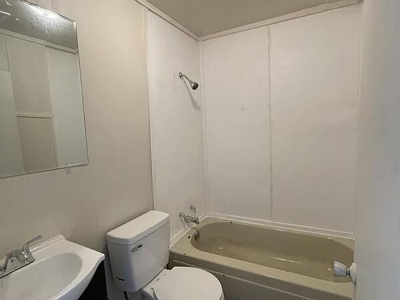 3rd image of 111 Washington Ave
