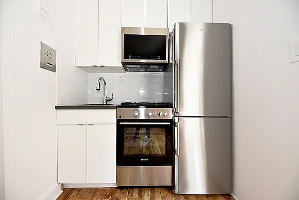 Rented by Buchbinder & Warren | media 28