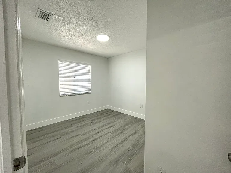 18254 SW 143rd Pl — Photo 17