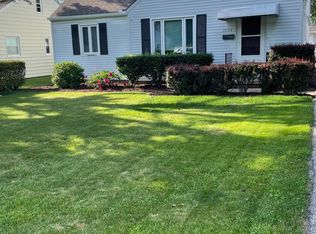 22120 Westwood Rd, Cleveland, OH 44126