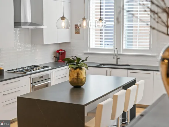 302 S Union St, Alexandria, VA 22314