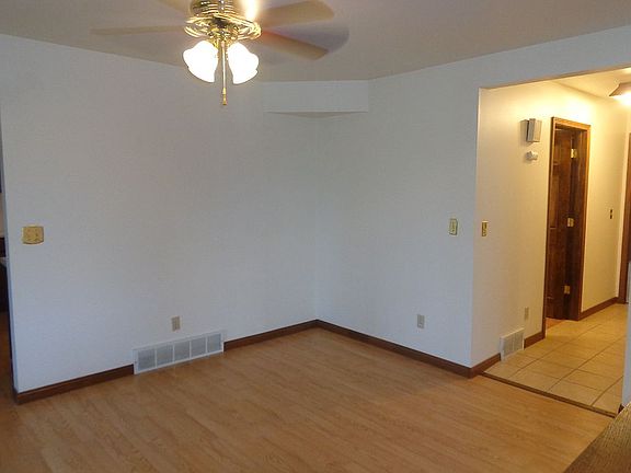4th image of 226456 Kingbird Ave