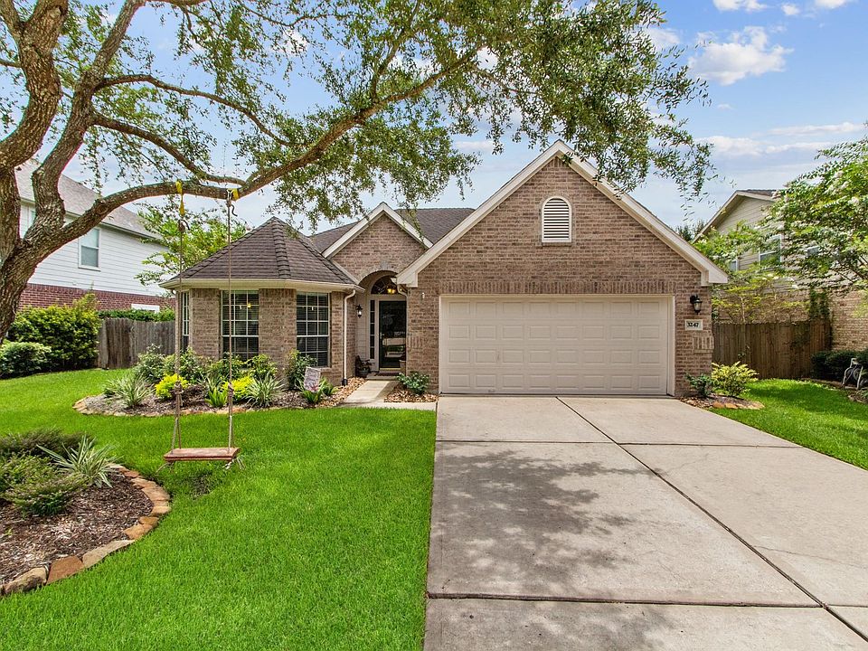 1st image of 3247 Lakeway Ln