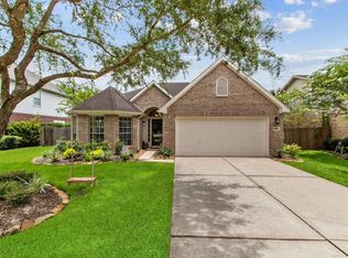3247 Lakeway Ln, Pearland, TX 77584