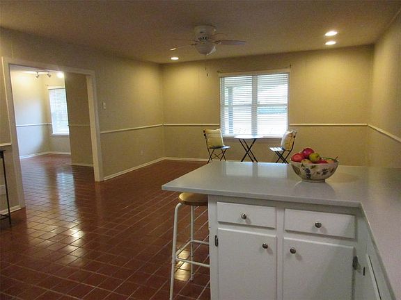 2nd image of 1614 Glenbrook Dr