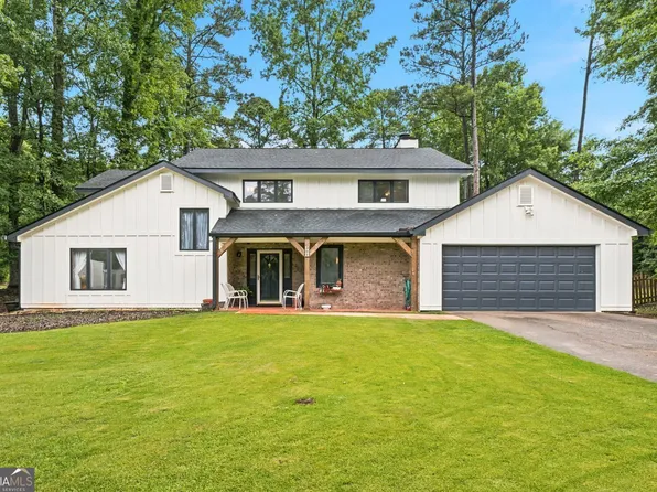 301 Martingale Dr, Peachtree City, GA 30269