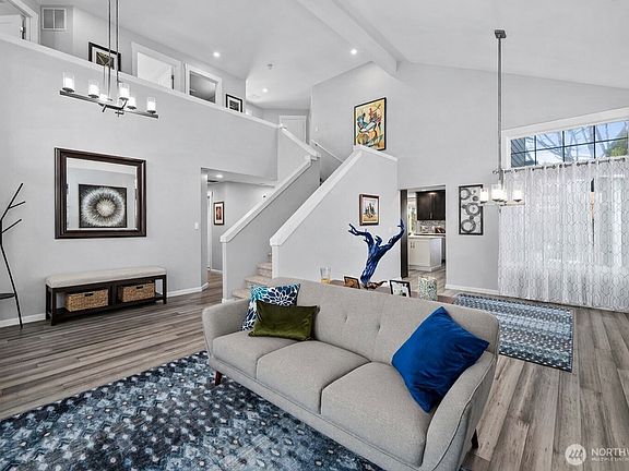 3rd image of 8910 180th Street Ct E