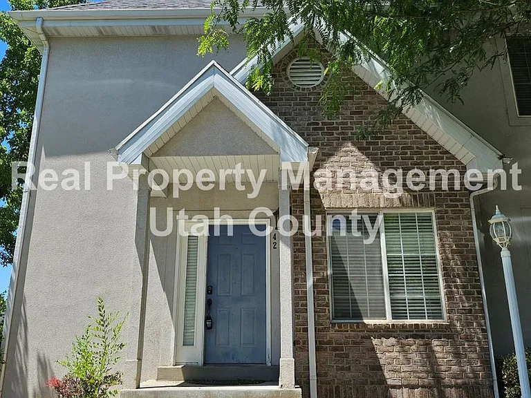 42 W 680 N — Photo 2