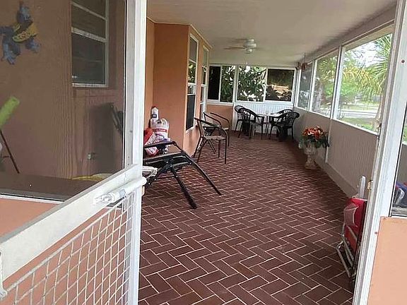 2nd image of 207 Pecan Ln