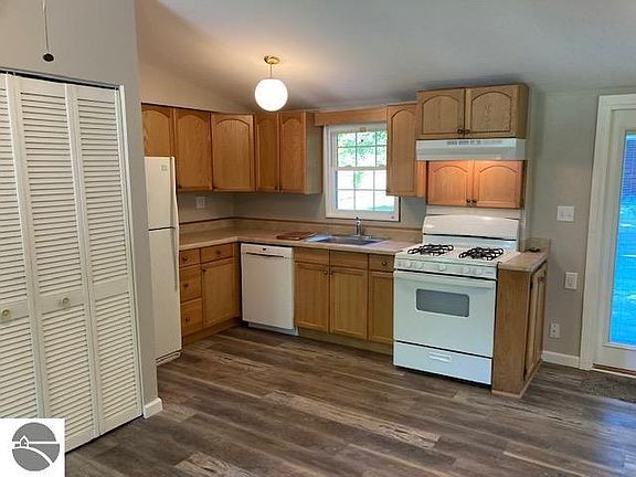 2nd image of 3775 Brook Dr