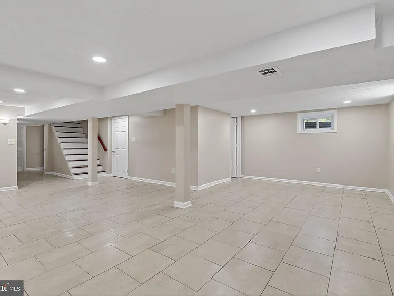 7216 Carol Ln — Photo 24