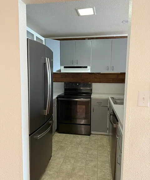 4404 Terrace Dr #3 — Photo 1