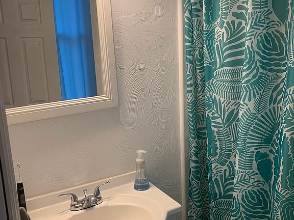 4th image of 311 Meyran Ave #2