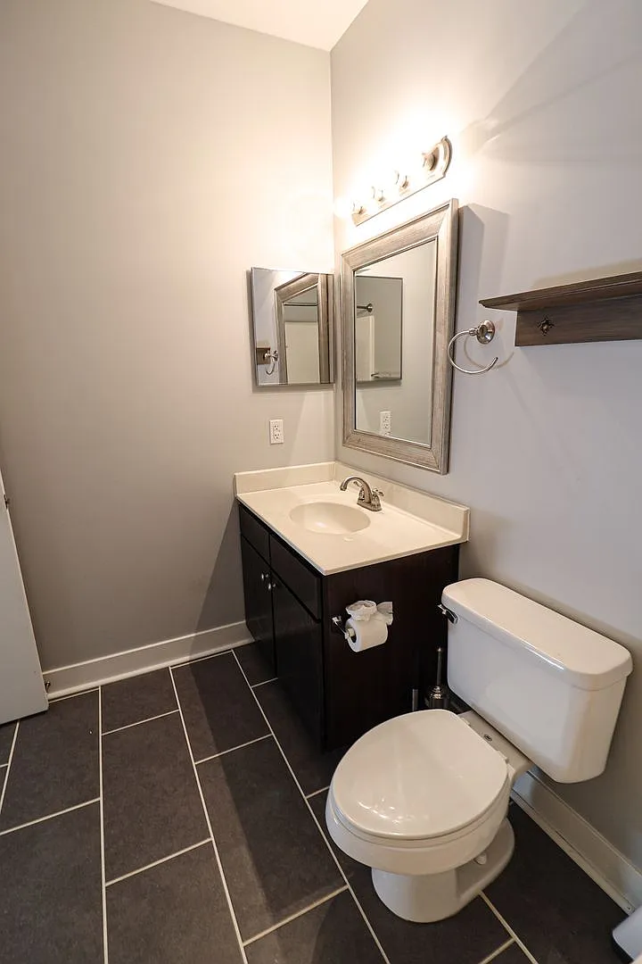 Coming Soon: 3 story townhome with Uptown View — Photo 4