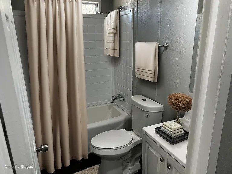 11700 E Waterman St — Photo 12