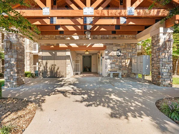 250 Lakewood Drive #5205, Hollister, MO 65672