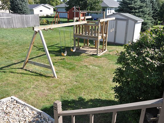 Gardern shed and playset