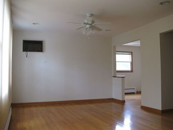 3rd image of 3161 Paris Ave APT 201