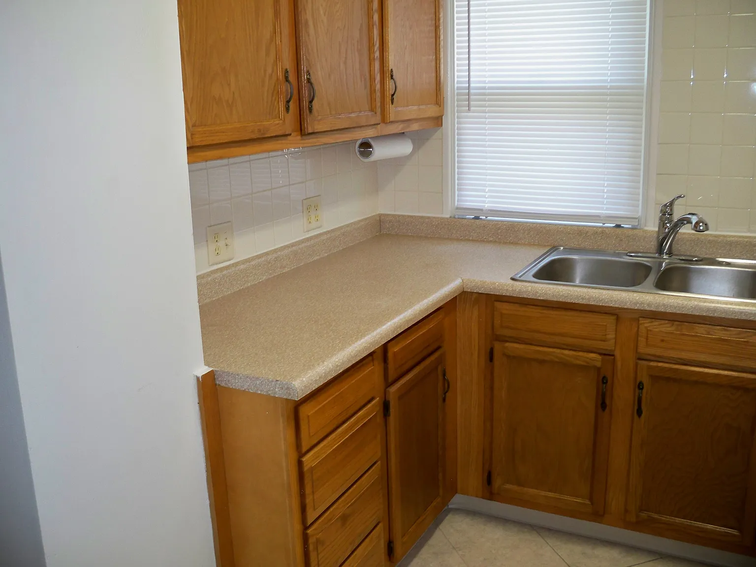 2 bed, 900 sqft, $1,200 — Photo 3