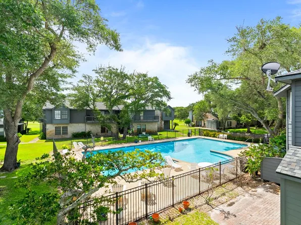 210 Oak St #703, Rockport, TX 78382