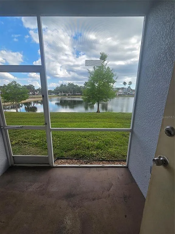 2 bed, 2.0 bath, 932 sqft, $1,285 — Photo 3