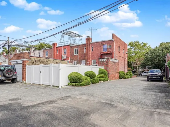 326 Bay 14th Street image 4 of 36