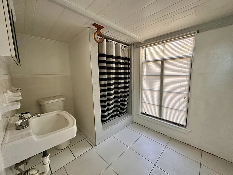 5610 Indiana Ave #5610 — Photo 2