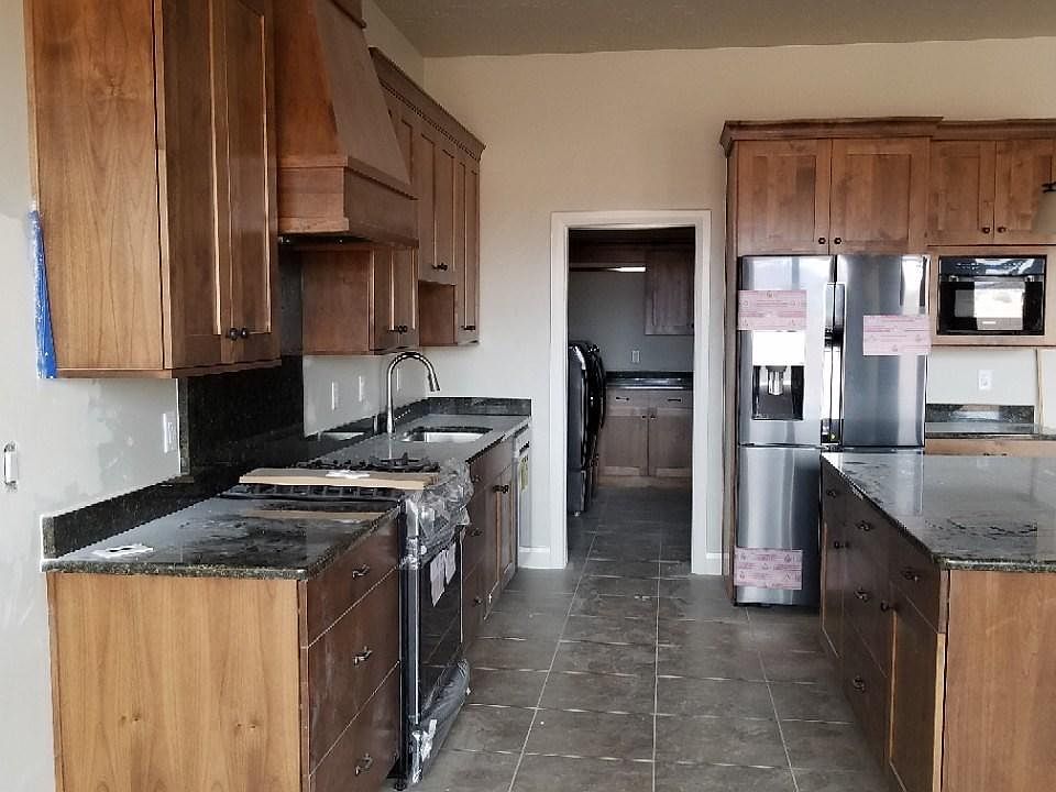 2nd image of 2755 E Sycamore Ln