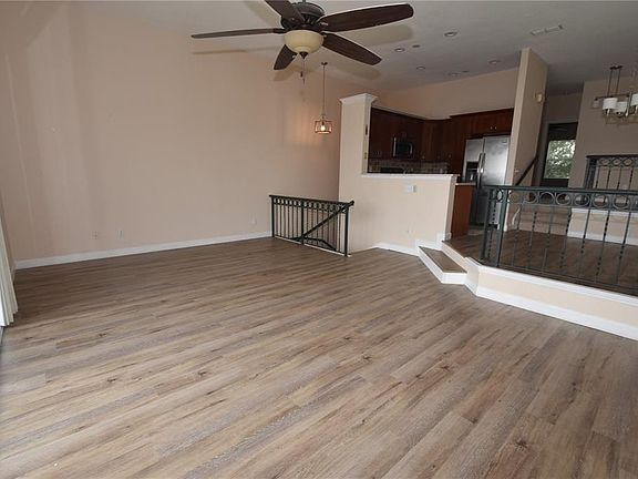 4th image of 702 Coral Reef Dr #702