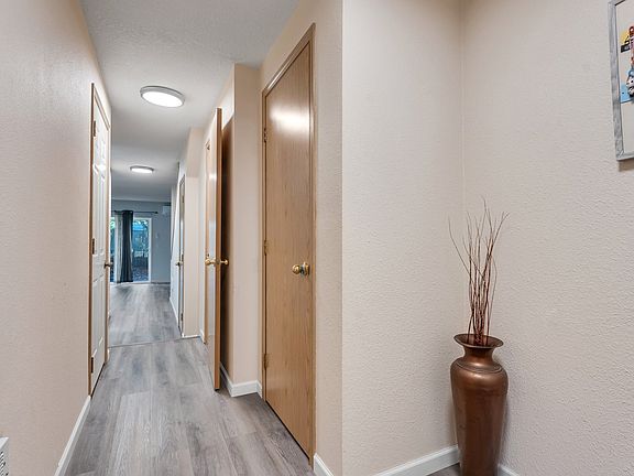 4th image of 13949 Beavercreek Rd APT 126