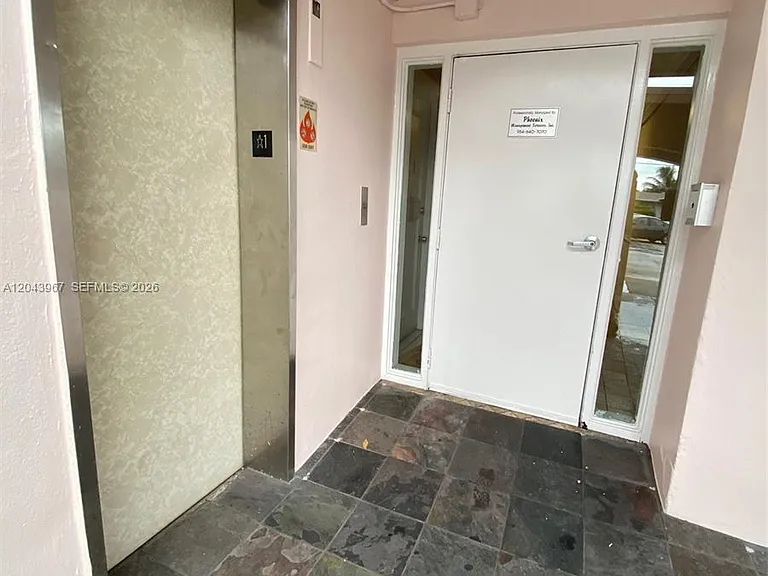 2775 Taft St #307 — Photo 18