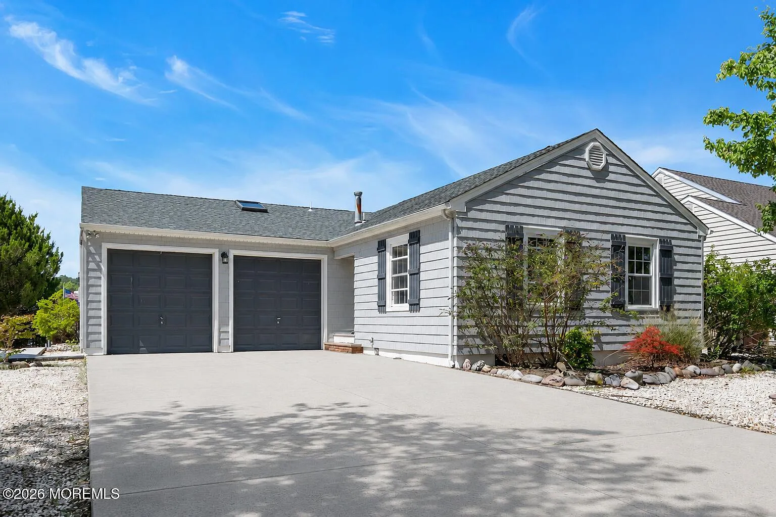 3 bed, 1.5 bath, 1285 sqft, $4,200 — Photo 1
