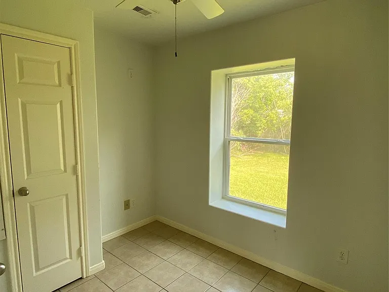 3815 Putnam Dr — Photo 12