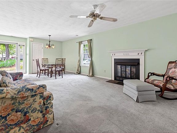 5th image of 4910 Cypress Point Cir APT 102
