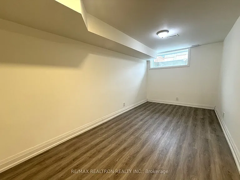 54 Chelliah Ct #LOWER — Photo 18