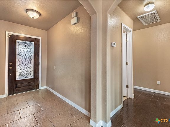 5th image of 606 W Libra Dr