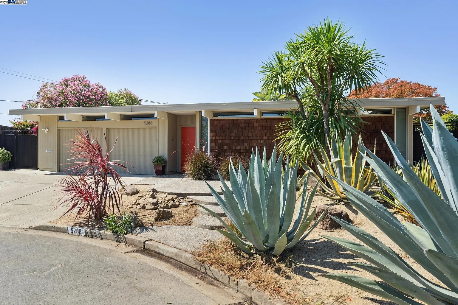 5288 Crown Ct photo 1