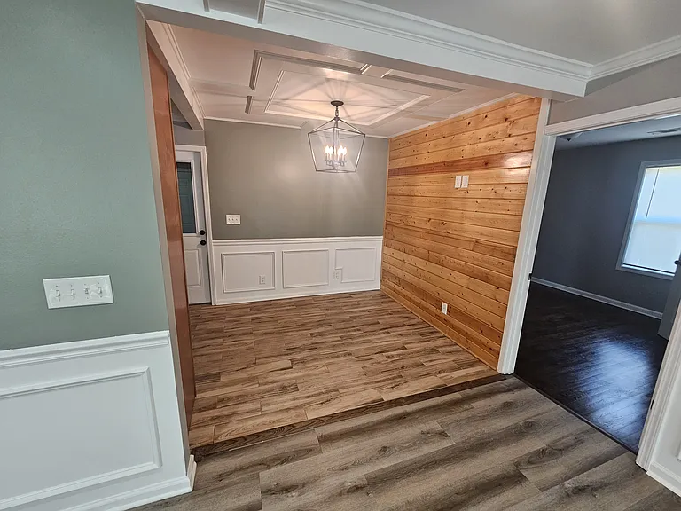 373 Oak Dr — Photo 3